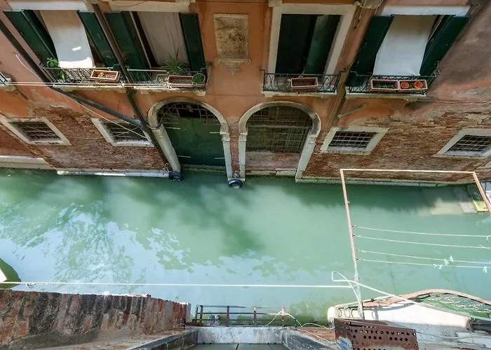 San Polo Canal View Apartments By Wonderful Italy