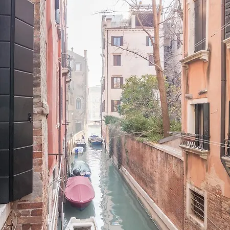San Polo Canal View Apartments By Wonderful Italy Venedig Exterior foto