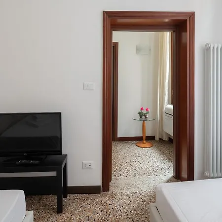 San Polo Canal View Apartments By Wonderful Italy Venedig Exterior foto