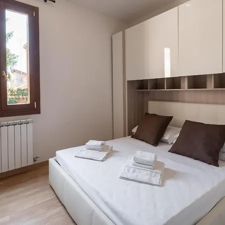 San Polo Canal View Apartments By Wonderful Italy Venedig Exterior foto